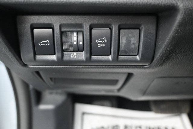 Used 2025 Subaru Outback Premium AWD/4WD image 8
