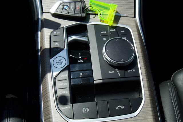 Used 2025 BMW 430i Convertible w/ Premium Package RWD image 24