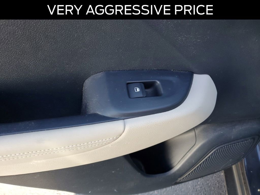 Used 2020 Hyundai Venue image 12