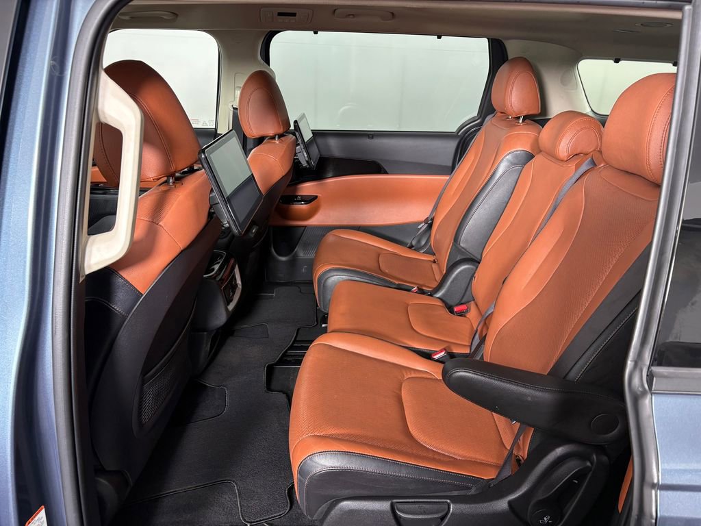 Used 2023 Kia Carnival SX Prestige image 29