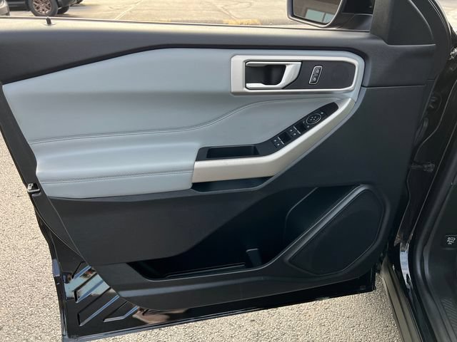 Certified 2022 Ford Explorer XLT w/ Equipment Group 202A AWD/4WD image 11