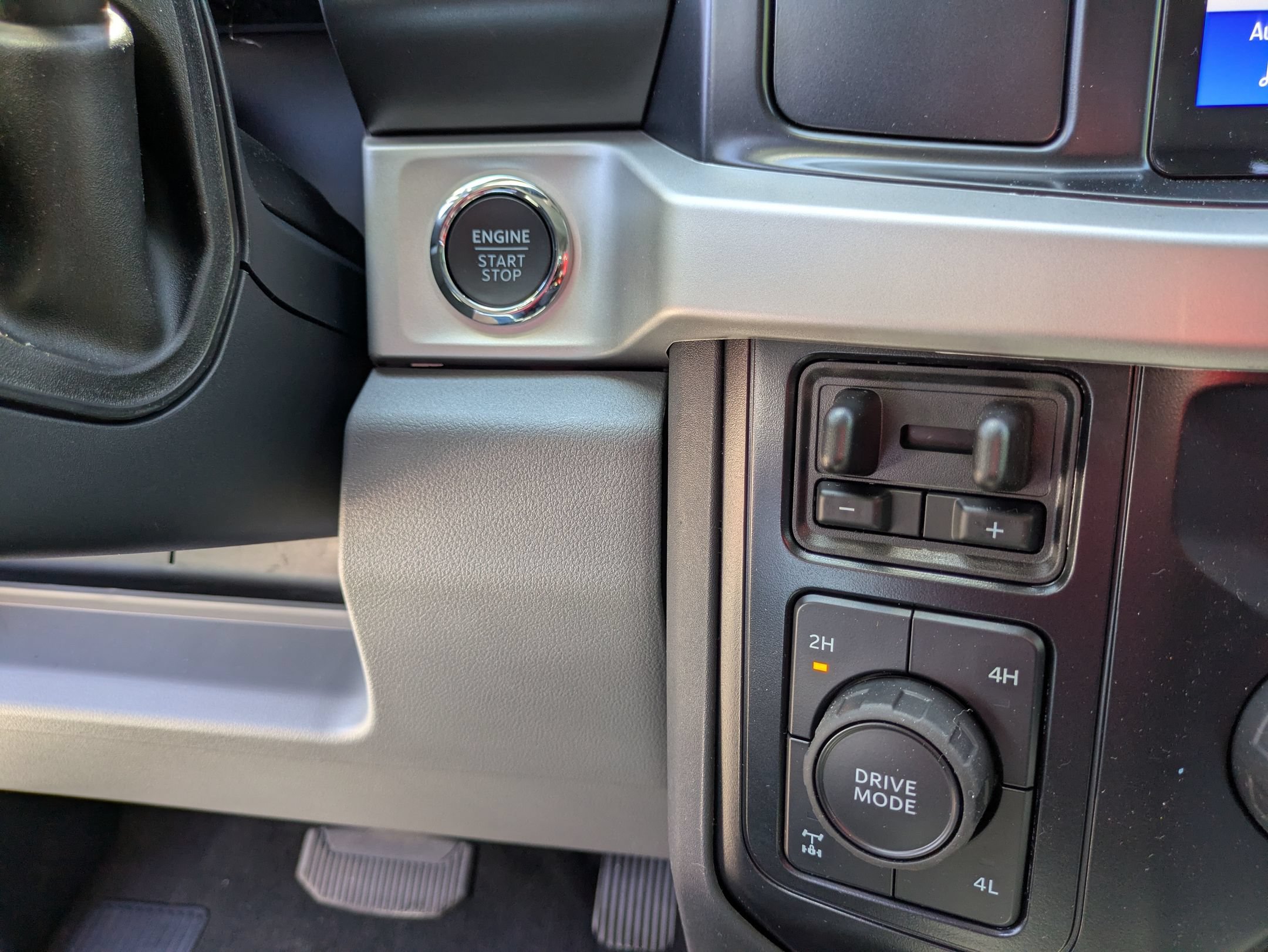 Certified 2026 Ford F250 XLT w/ XLT Premium Package AWD/4WD image 22
