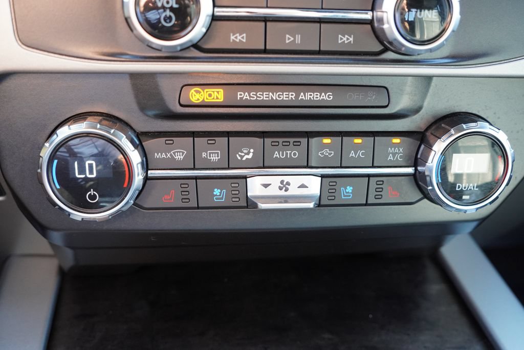 Certified 2022 Ford F350 Lariat w/ Chrome Package AWD/4WD image 29