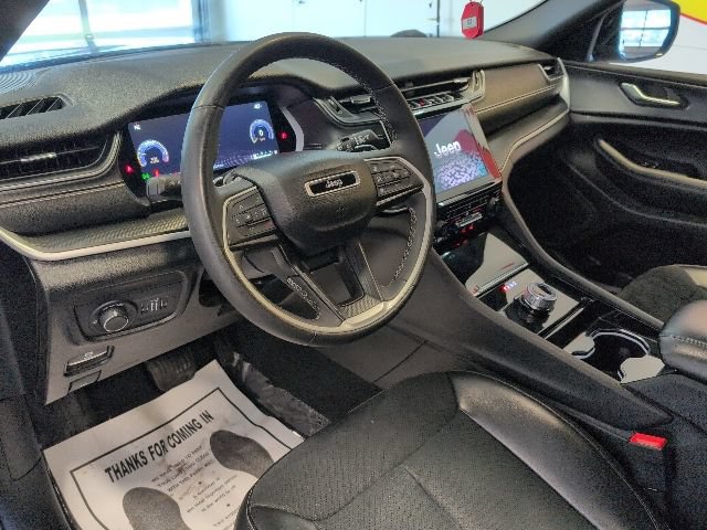 Used 2023 Jeep Grand Cherokee Altitude AWD/4WD image 11