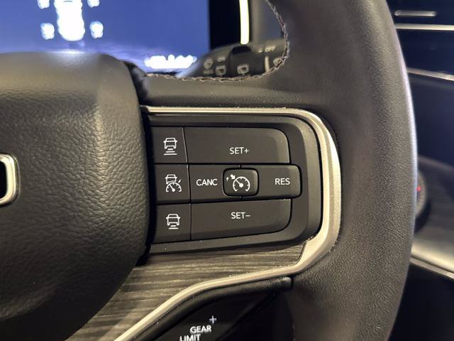 Used 2024 Jeep Wagoneer L Series II w/ Flexible Seating Group RWD image 23