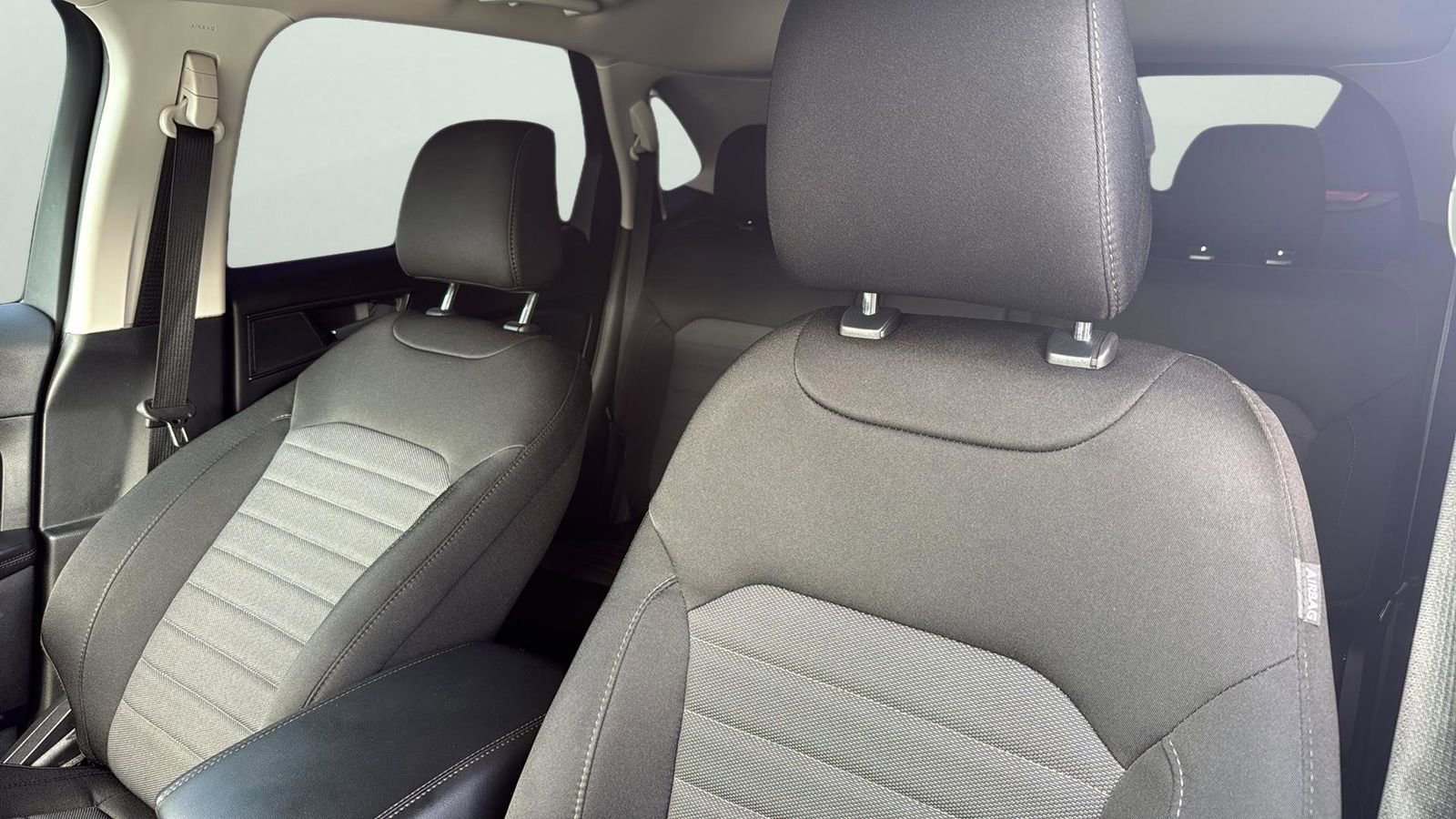 Certified 2024 Ford Edge SE w/ Black Appearance Package image 8