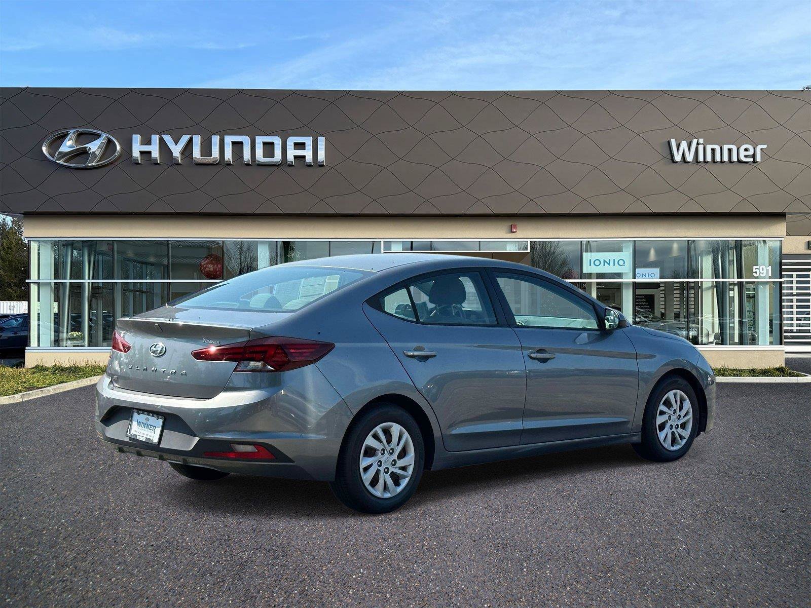 Used 2019 Hyundai Elantra SE FWD image 4