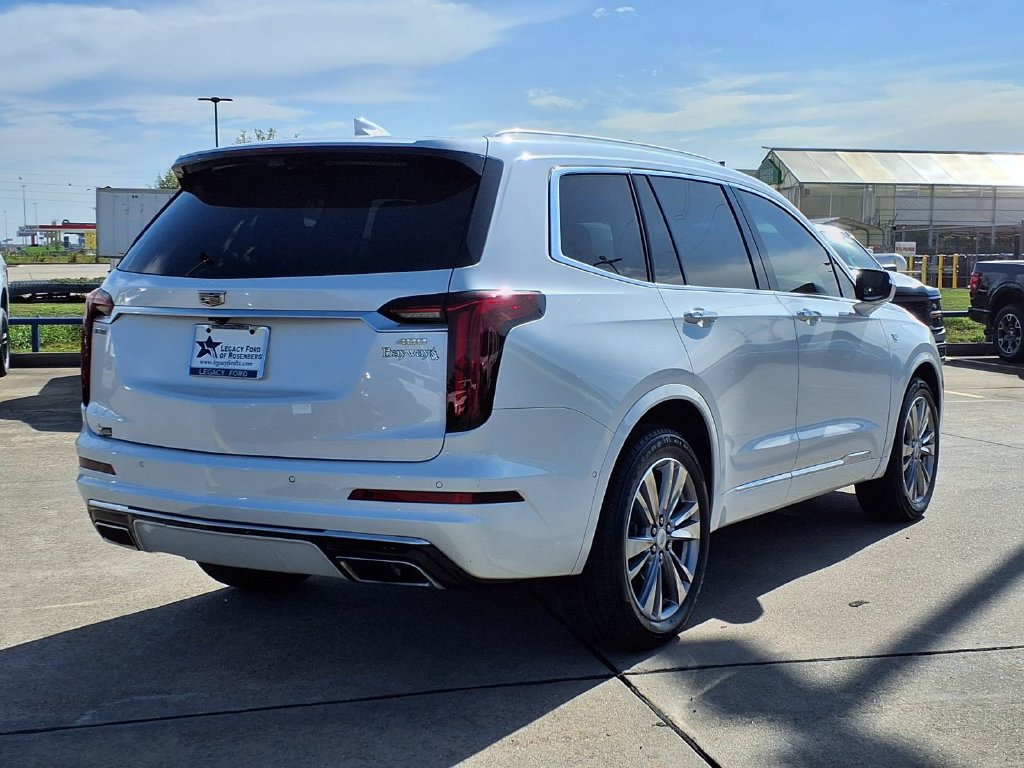 Used 2024 Cadillac XT6 Premium Luxury w/ Technology Package FWD image 2