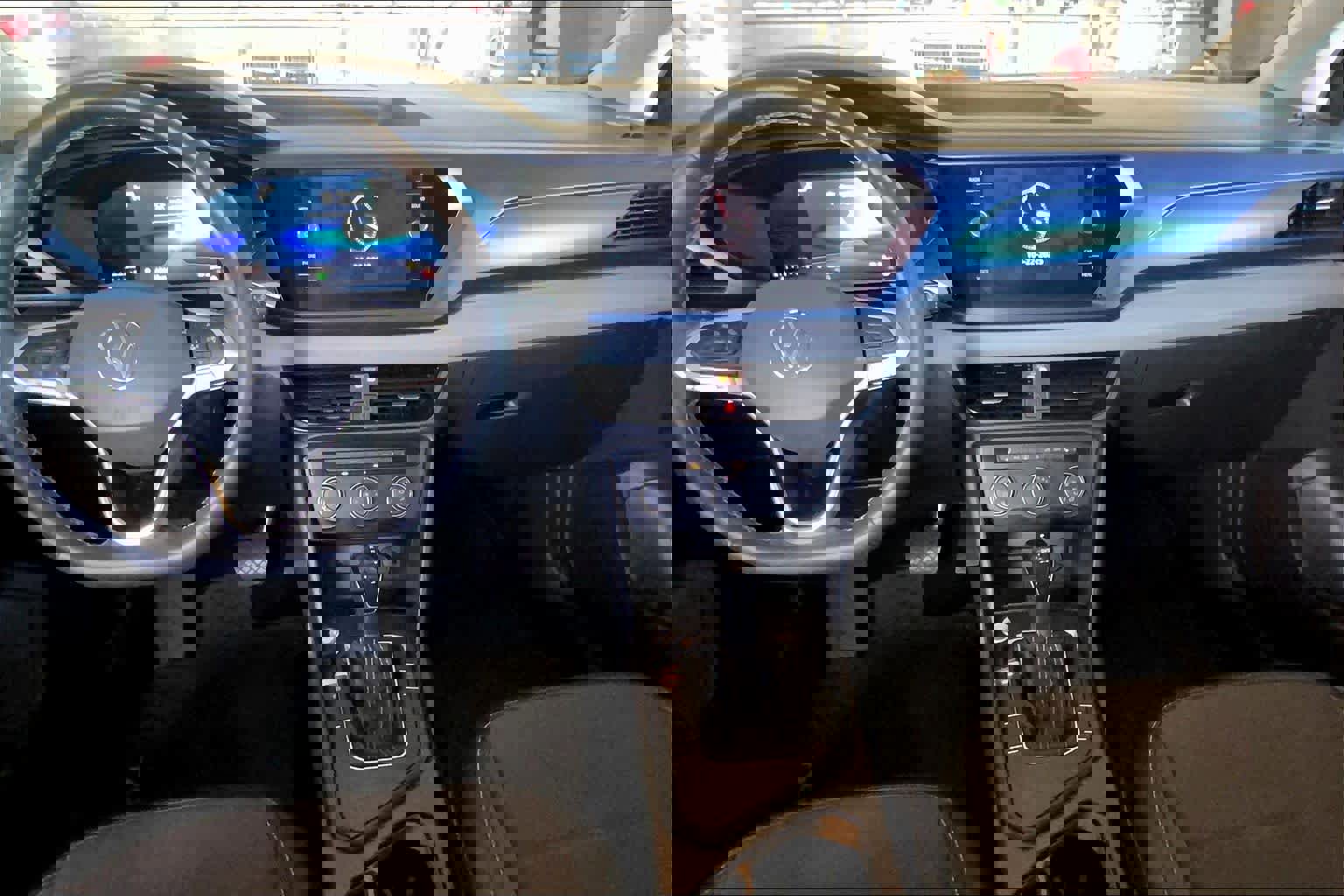 Used 2022 Volkswagen Taos SE image 14