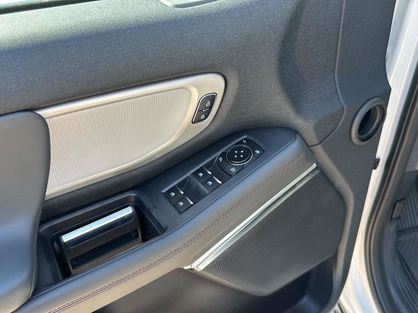 Certified 2025 Ford Expedition Active image 15