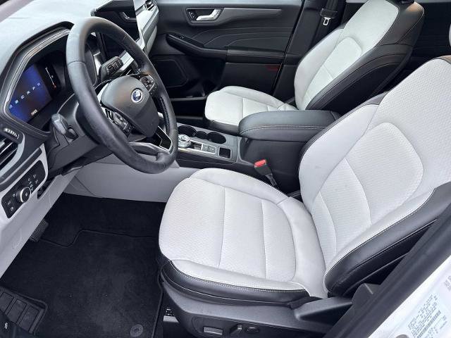 Certified 2025 Ford Escape SE image 13