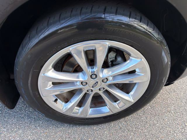 Certified 2019 Ford Explorer XLT w/ Equipment Group 201A AWD/4WD image 27