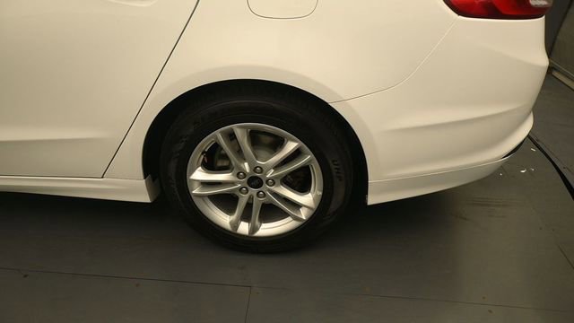 Certified 2018 Ford Fusion SE FWD image 9