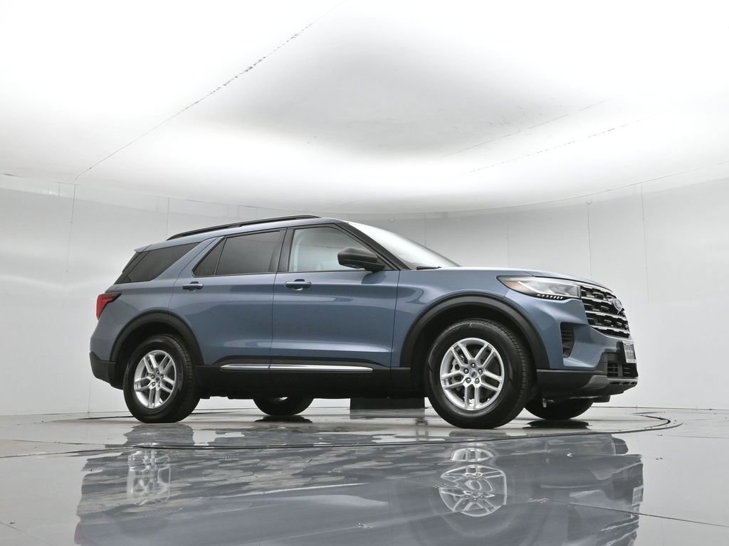 Certified 2025 Ford Explorer Active RWD video 2