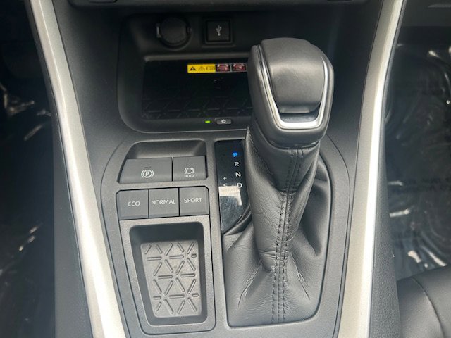 Used 2022 Toyota RAV4 XLE Premium FWD image 20