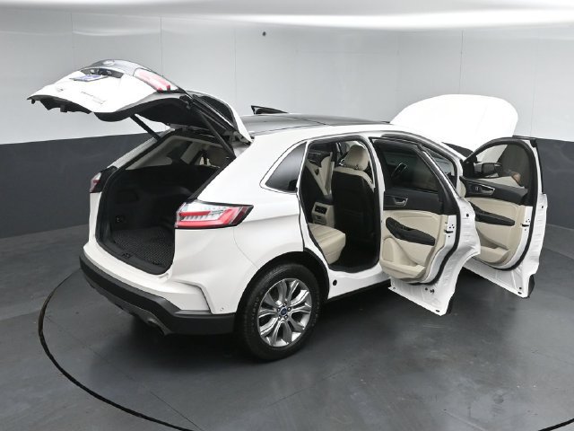 Certified 2019 Ford Edge Titanium w/ Equipment Group 301A AWD/4WD image 60