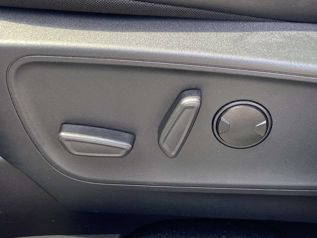 Certified 2025 Ford Escape SE FWD image 16