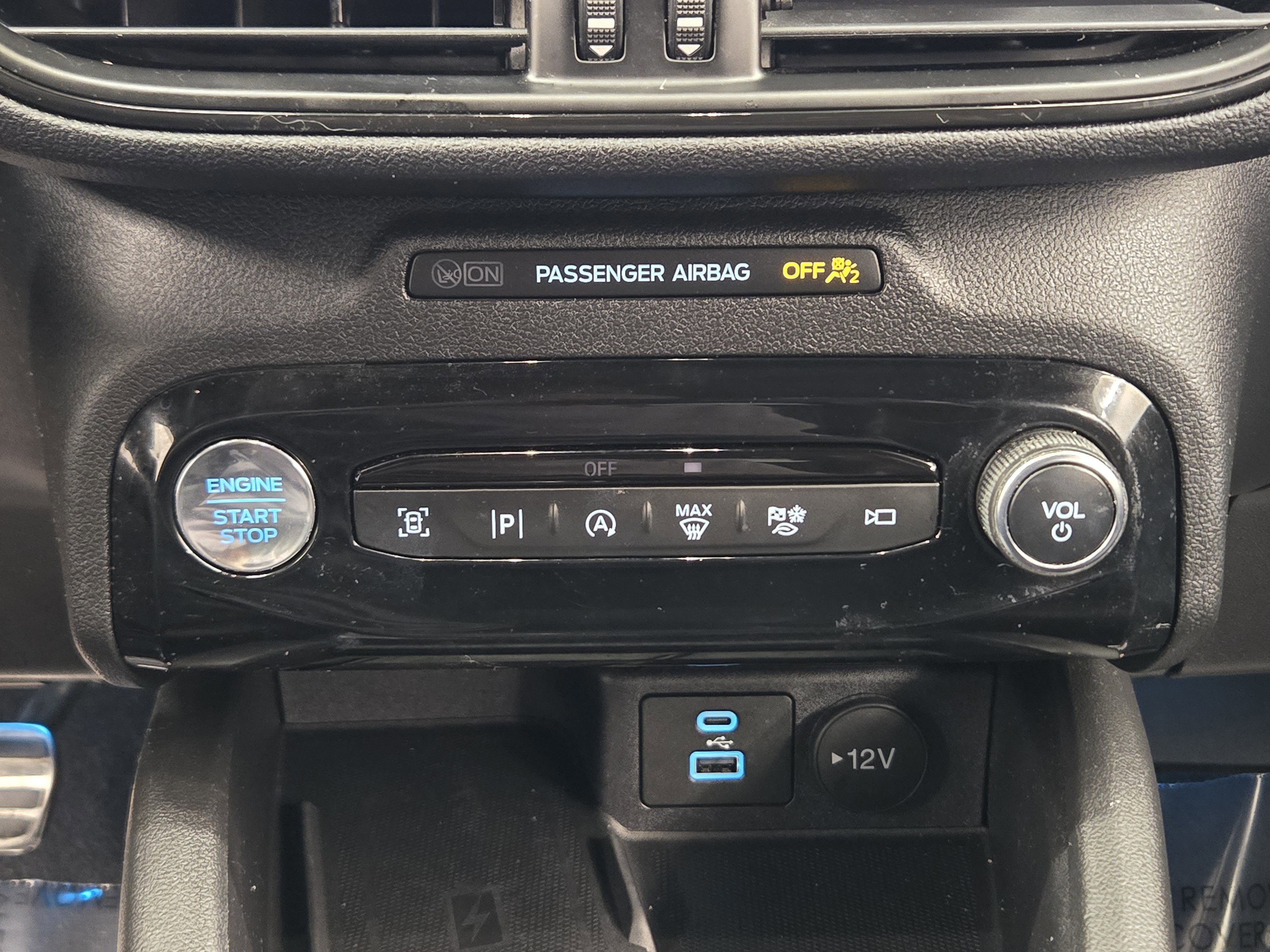 Certified 2023 Ford Escape ST-Line Elite w/ Premium Technology Package image 18