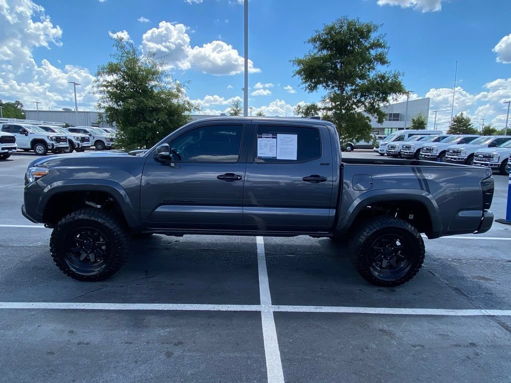 Used 2023 Toyota Tacoma SR5 w/ Technology Package AWD/4WD image 4