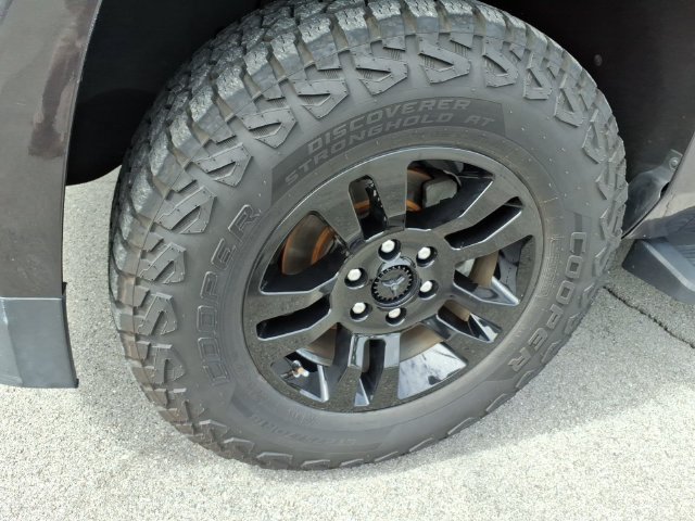 Used 2018 Chevrolet Suburban LT AWD/4WD image 6