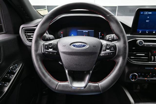 Certified 2025 Ford Escape ST-Line AWD/4WD image 17