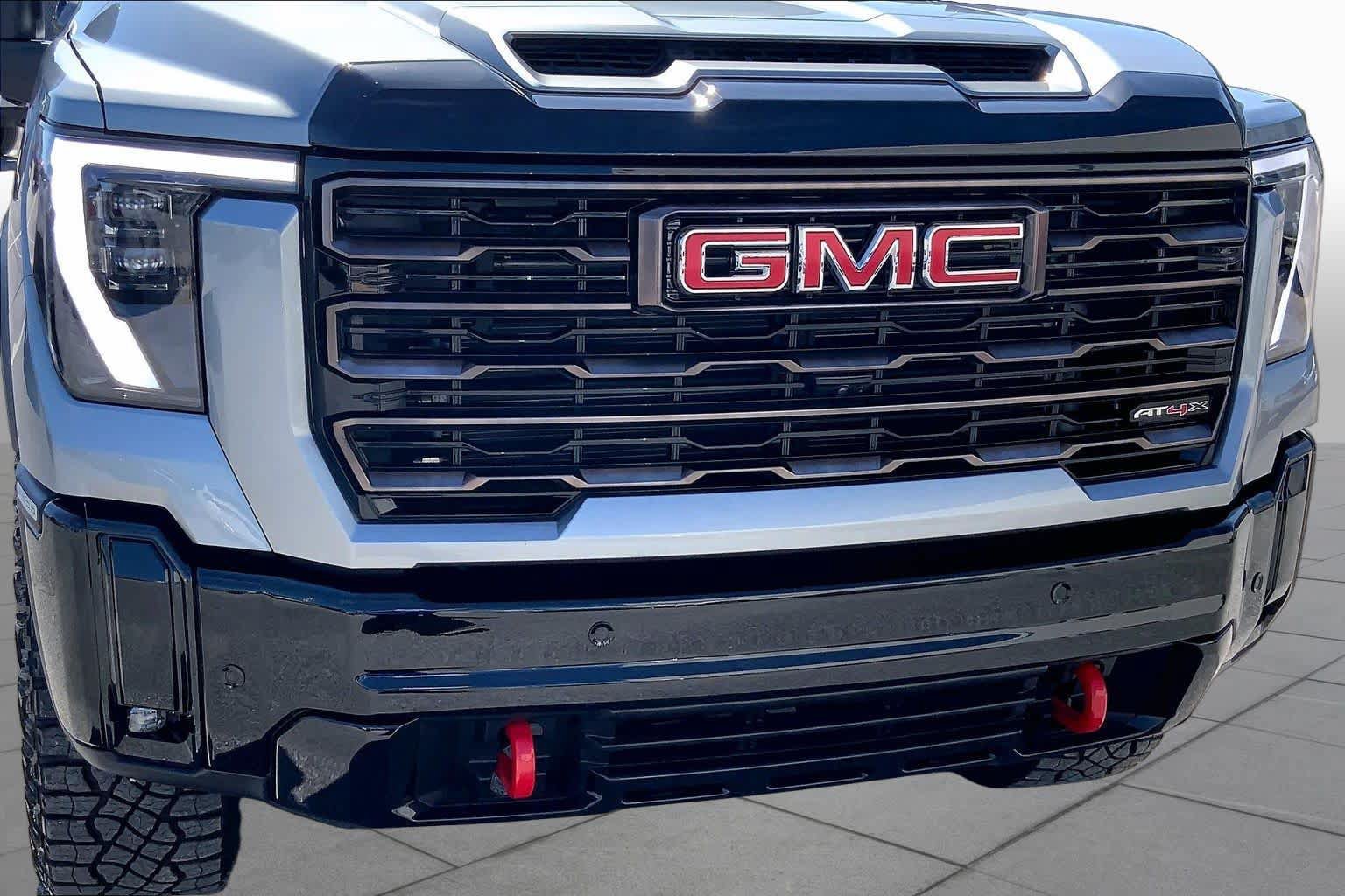 Used 2025 GMC Sierra 2500 AT4X AWD/4WD image 30