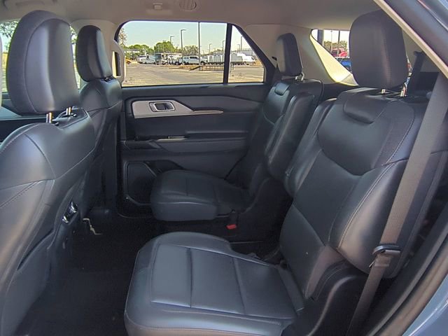 Certified 2025 Ford Explorer Active w/ Active Comfort Package image 17