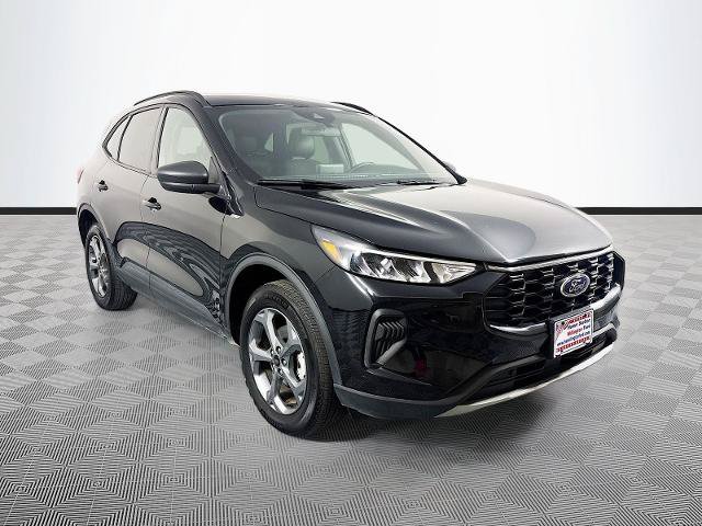 Certified 2025 Ford Escape ST-Line AWD/4WD image 1