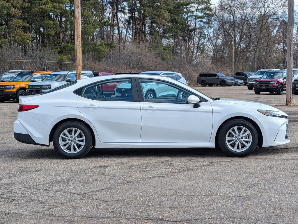 Used 2025 Toyota Camry LE image 2