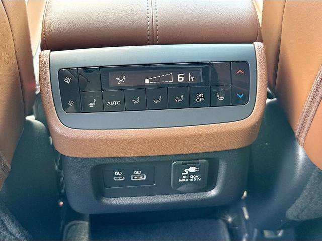 Used 2023 Nissan Pathfinder Platinum w/ Cargo Package AWD/4WD image 21