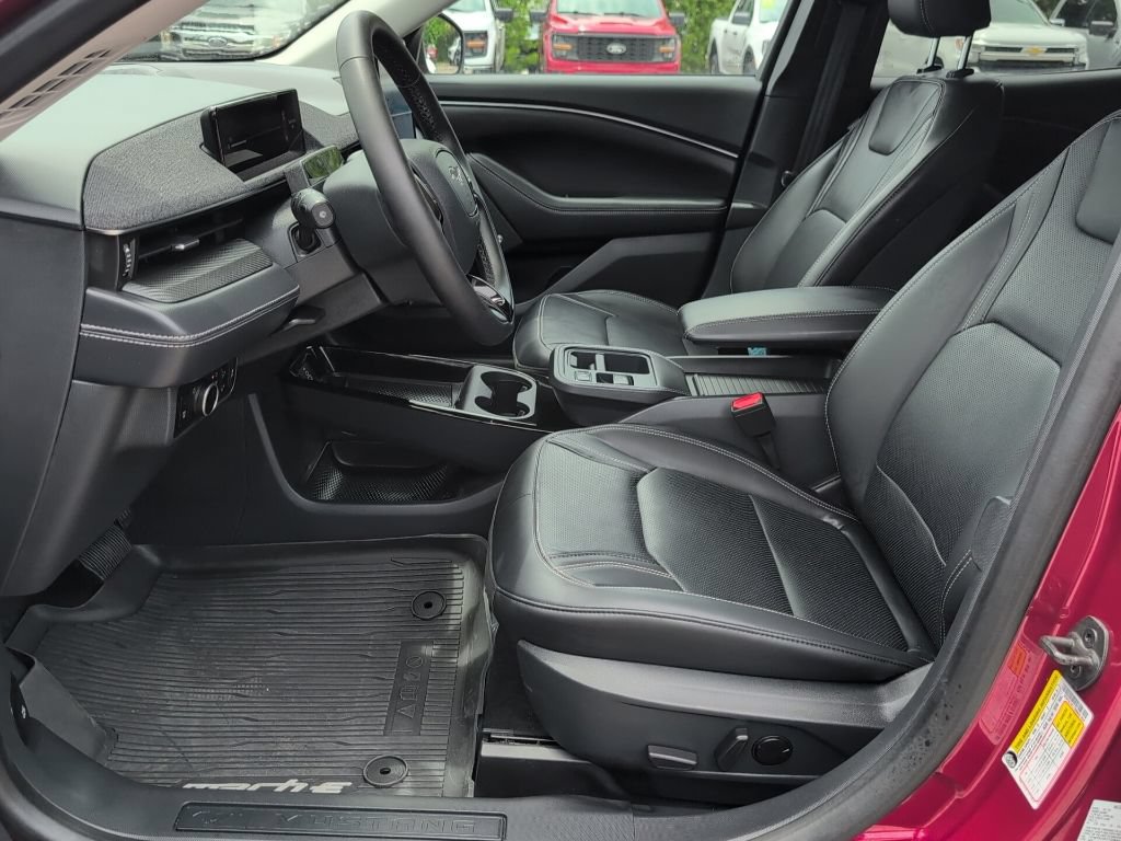 Certified 2025 Ford Mustang Mach-E Premium RWD image 8