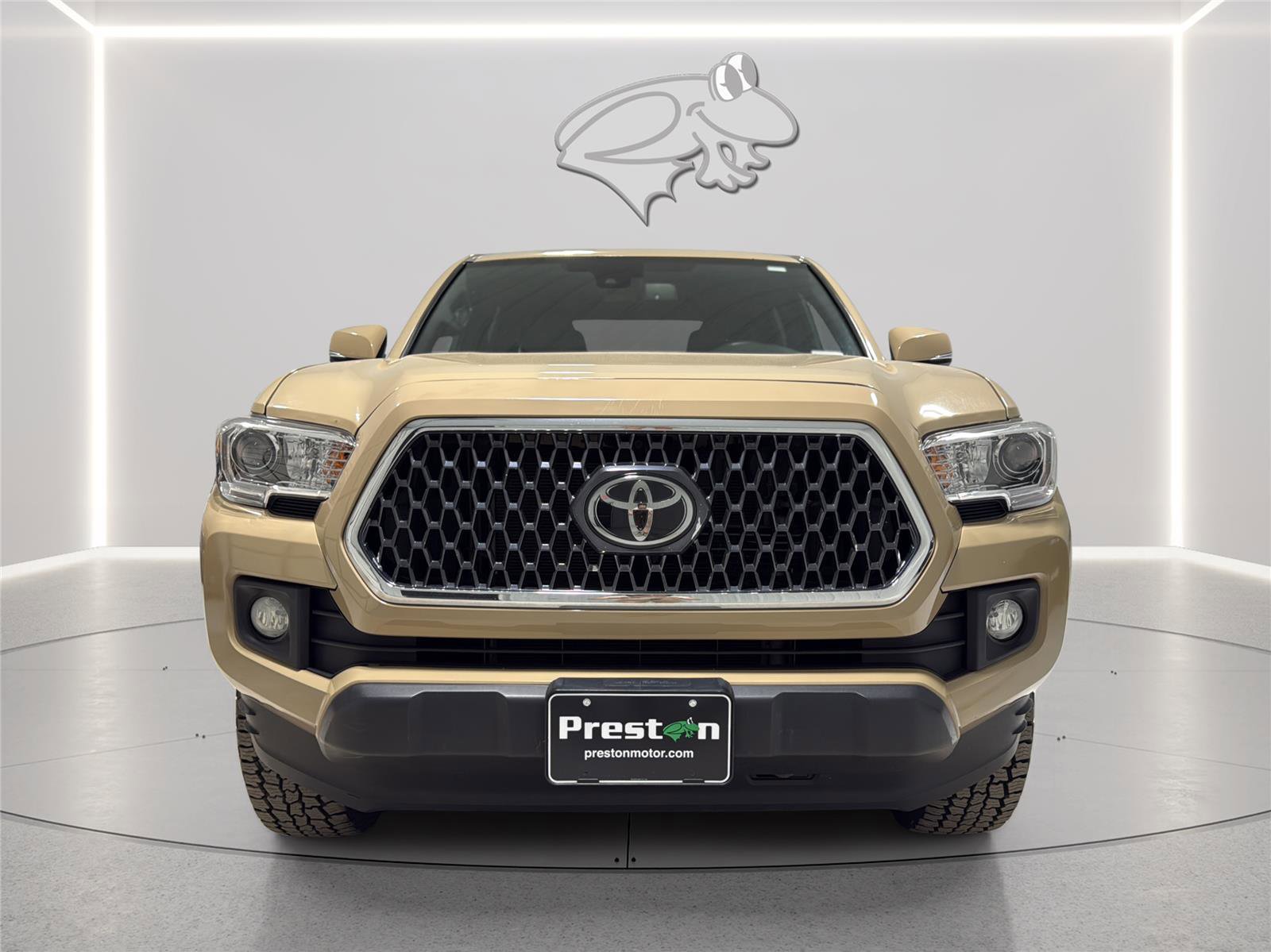 Used 2018 Toyota Tacoma TRD Off-Road w/ Technology Package AWD/4WD image 10