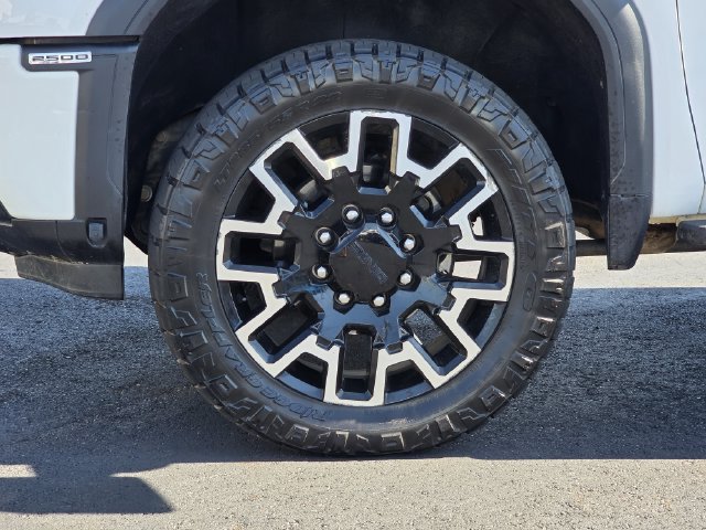 Used 2024 GMC Sierra 2500 AT4 w/ AT4 Premium Plus Package AWD/4WD image 33