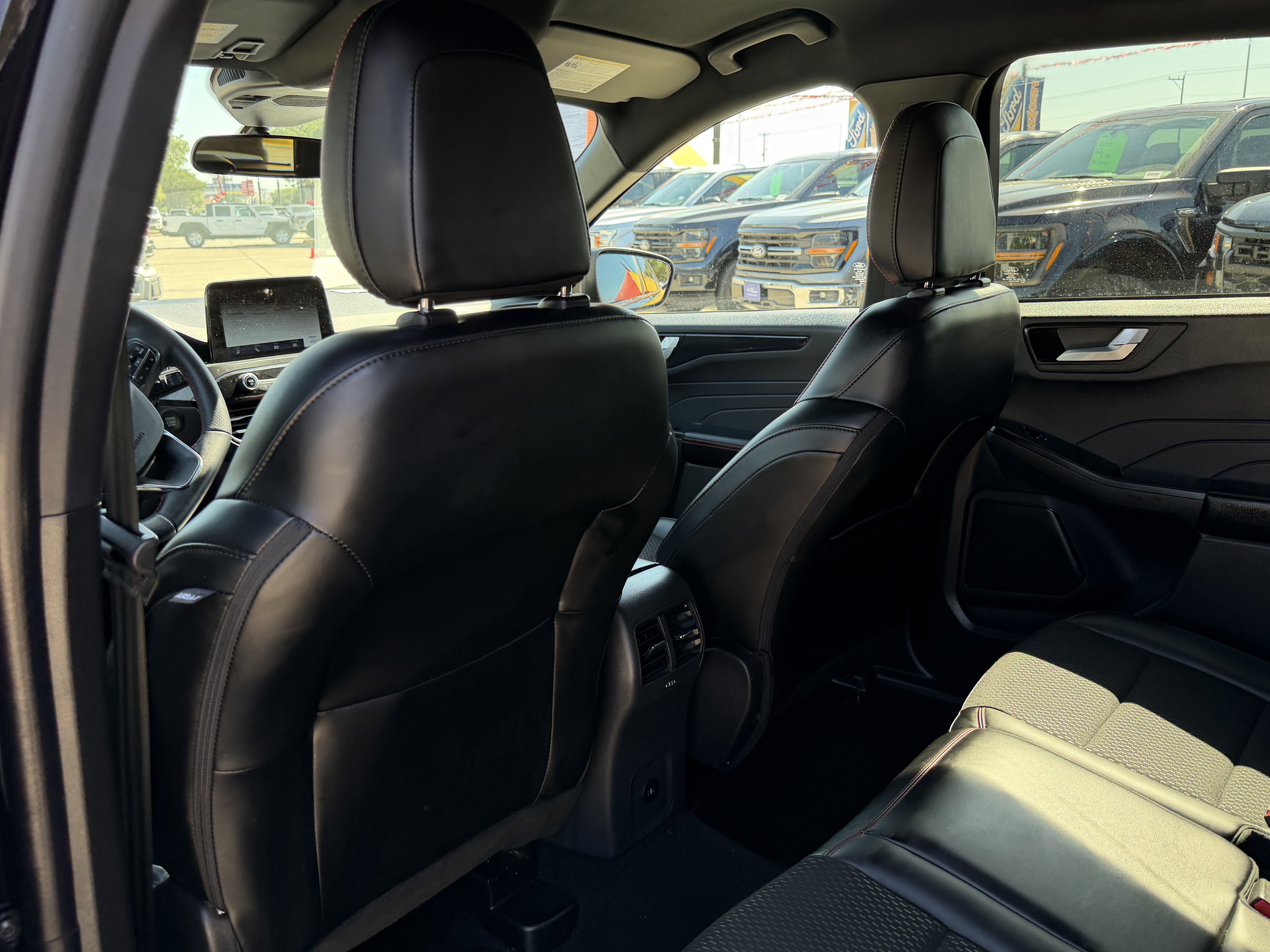 Certified 2025 Ford Escape ST-Line AWD/4WD image 14