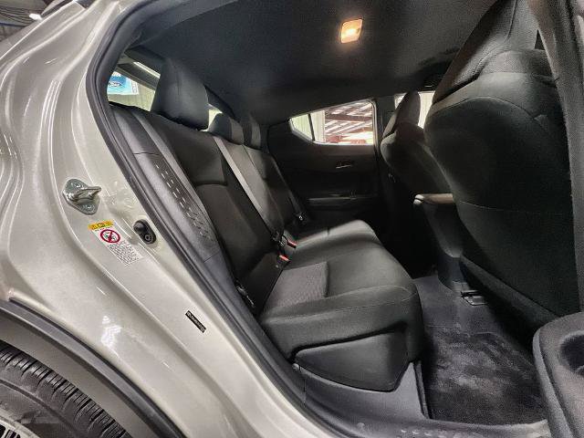 Used 2019 Toyota C-HR LE FWD image 21