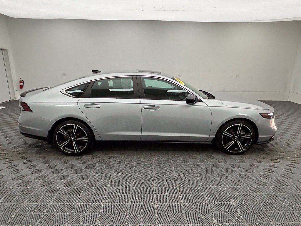 Used 2024 Honda Accord Sport image 7