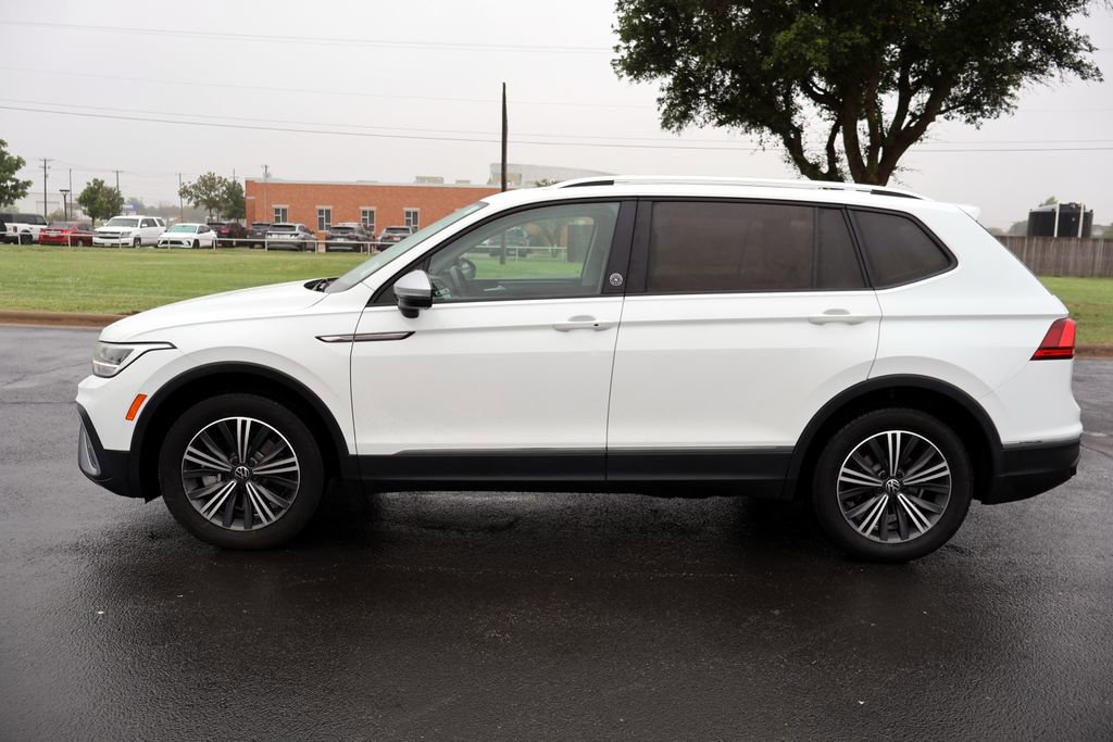 Used 2024 Volkswagen Tiguan Wolfsburg Edition FWD image 2