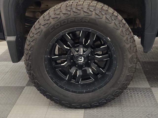 Used 2022 GMC Sierra 2500 SLT w/ SLT Preferred Package AWD/4WD image 18