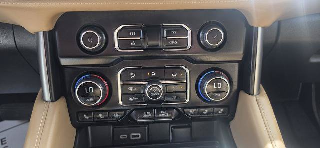 Used 2024 Chevrolet Suburban Premier AWD/4WD image 26