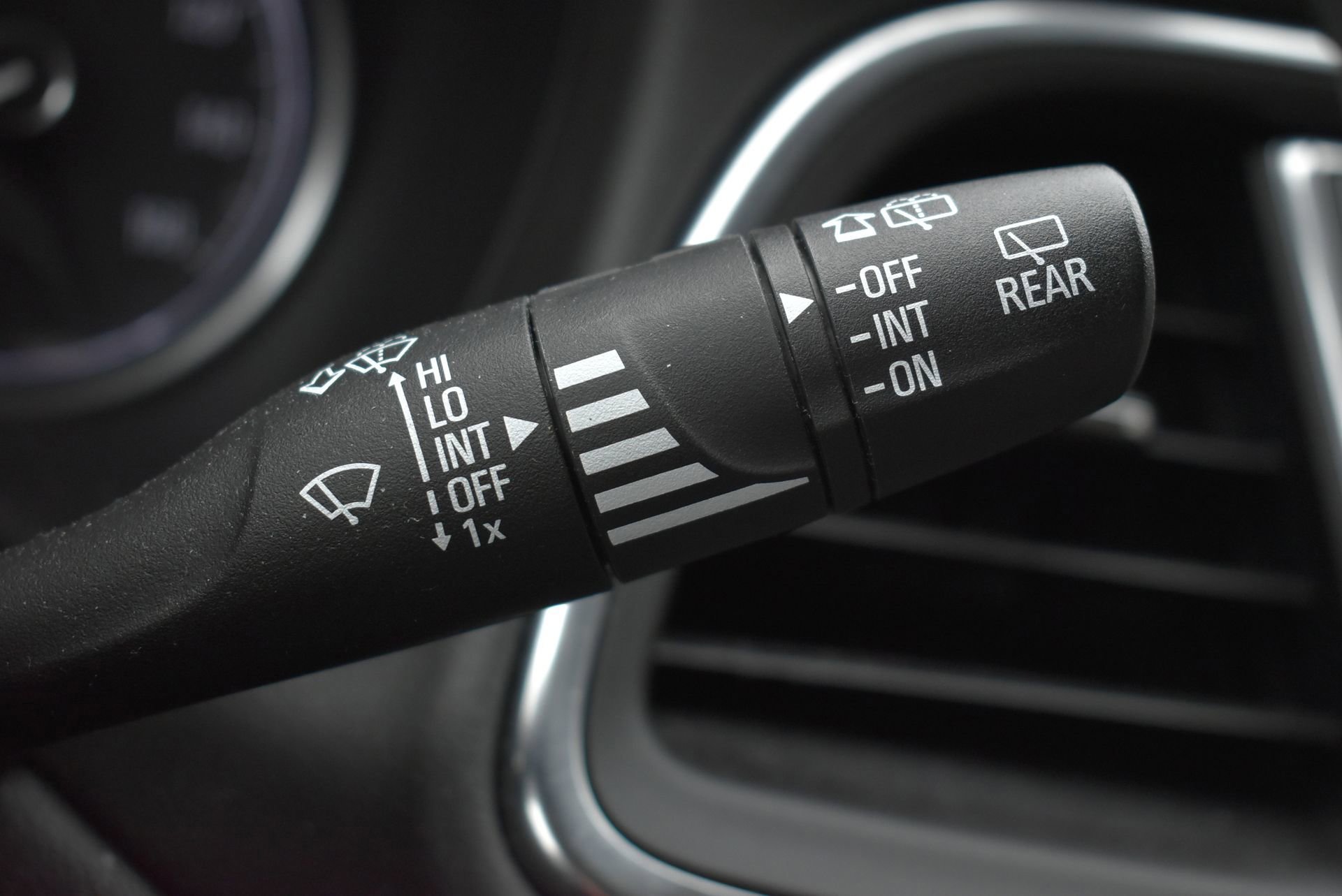 Used 2019 Buick Enclave Essence image 26