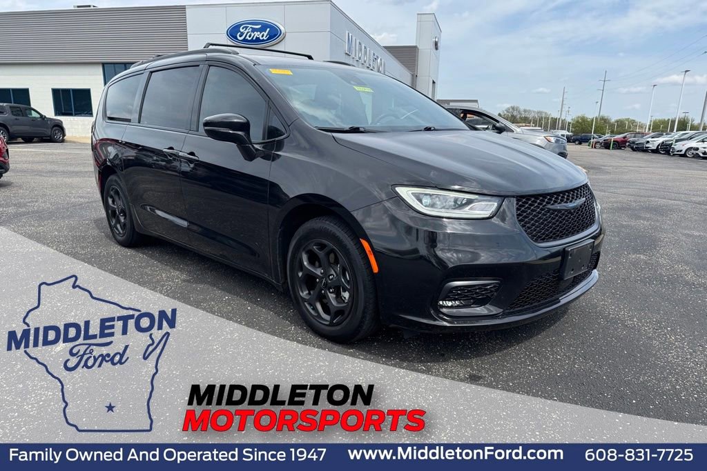 Used 2021 Chrysler Pacifica Limited w/ S Appearance Package FWD image 1