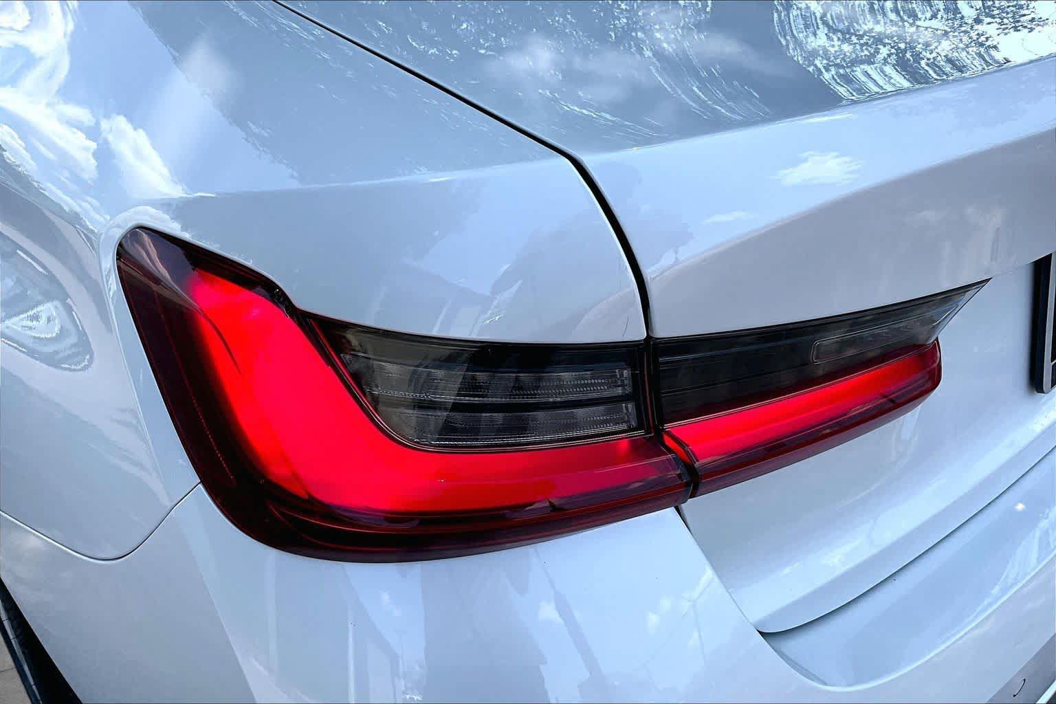 Used 2024 BMW 330i Sedan w/ Convenience Package RWD image 28