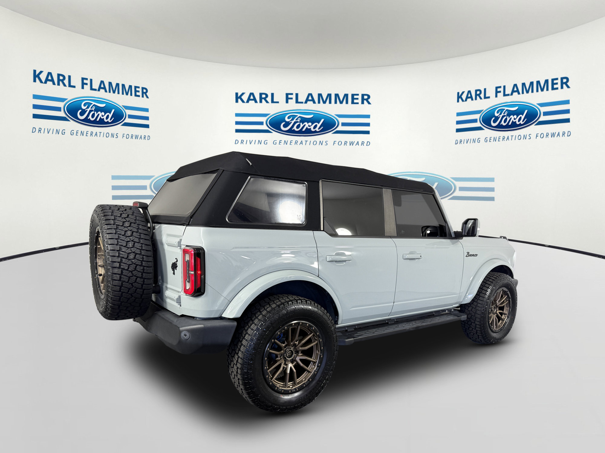 Certified 2023 Ford Bronco Outer Banks AWD/4WD image 3