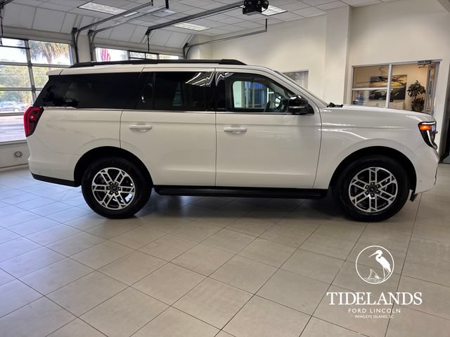 Certified 2025 Ford Expedition Active RWD image 9