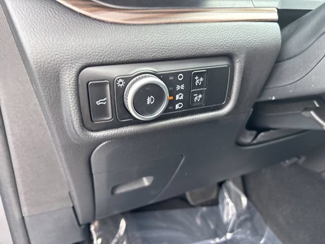 Certified 2024 Ford Explorer Limited RWD image 16