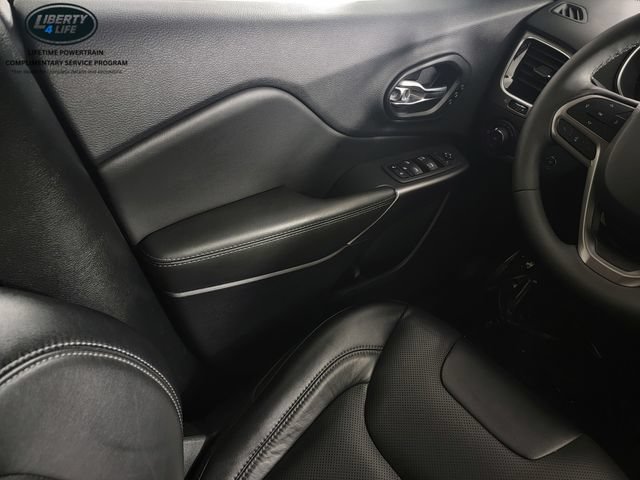 Used 2022 Jeep Cherokee Limited AWD/4WD image 34