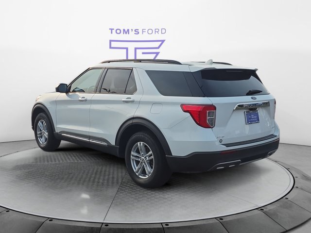 Certified 2023 Ford Explorer XLT w/ Equipment Group 202A AWD/4WD image 4