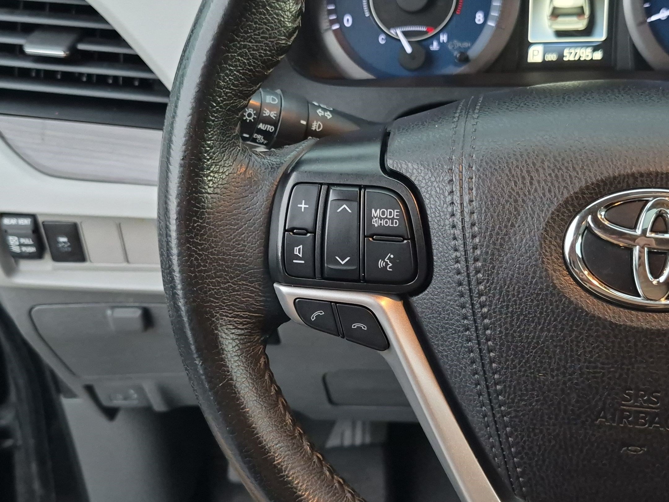Used 2020 Toyota Sienna XLE FWD image 21