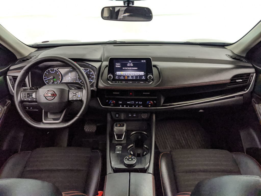 Used 2025 Nissan Rogue SV AWD/4WD image 7