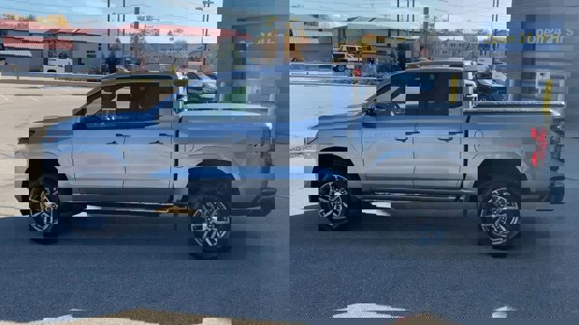 Used 2023 Chevrolet Colorado LT w/ LT Convenience Package II image 7